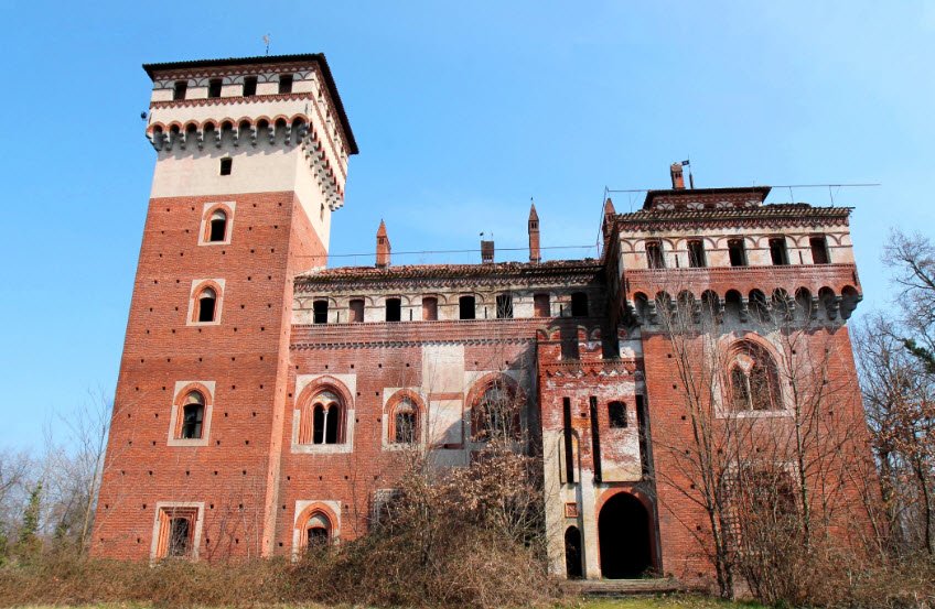 Castello di Rovasenda, Rovasenda, Italy
